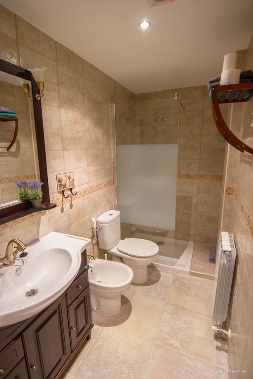 Apartamentos Turisticos Rio Gallego Fontellas  Exteriör bild