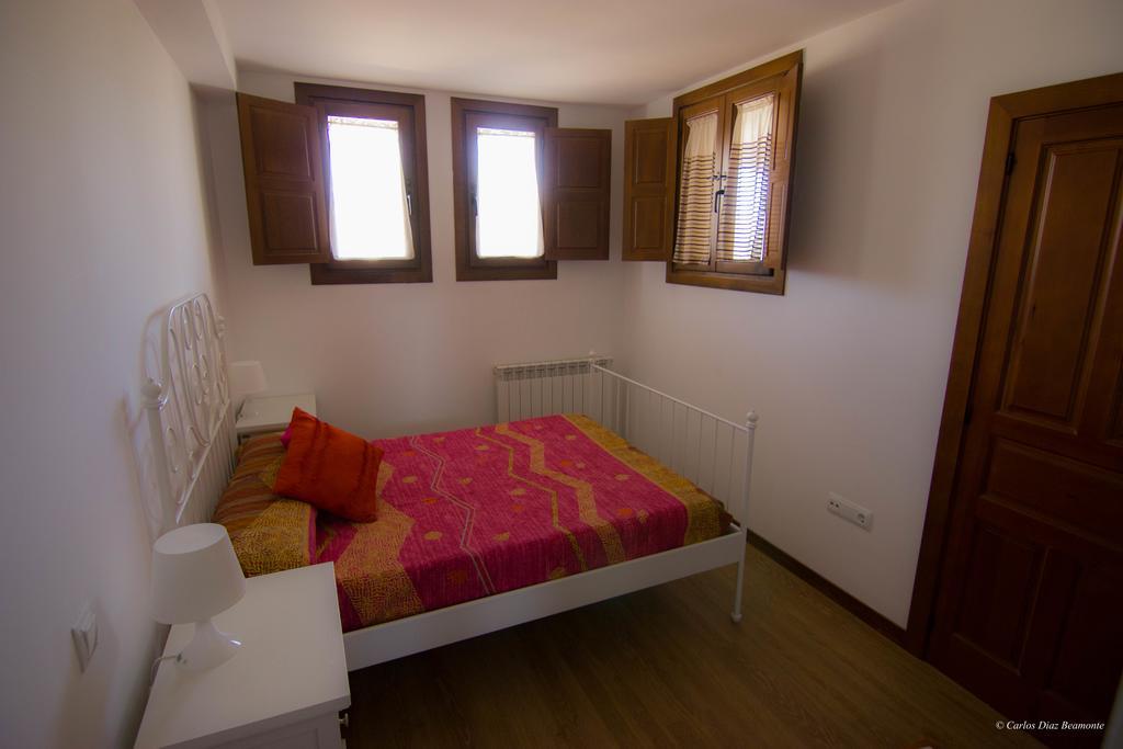 Apartamentos Turisticos Rio Gallego Fontellas  Exteriör bild