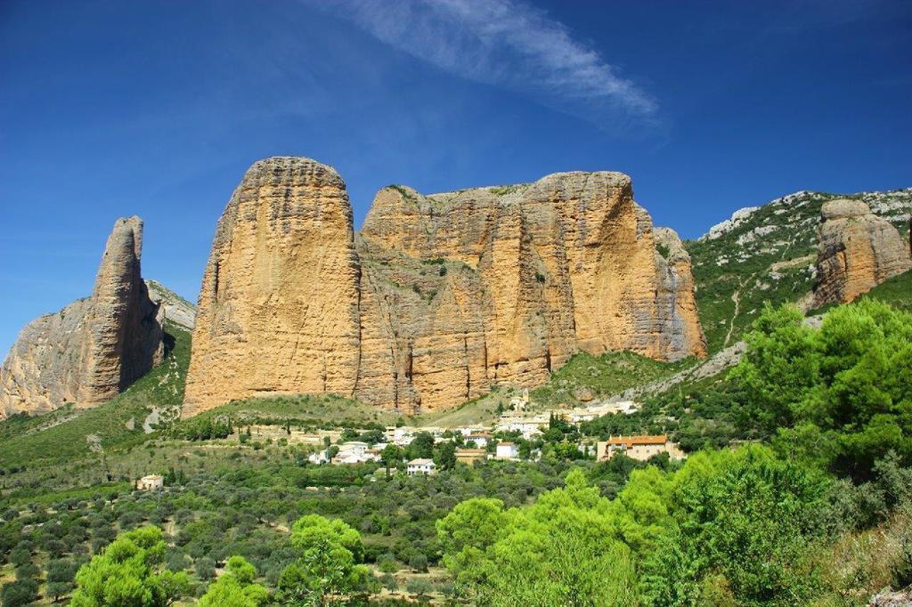 Apartamentos Turisticos Rio Gallego Fontellas  Exteriör bild